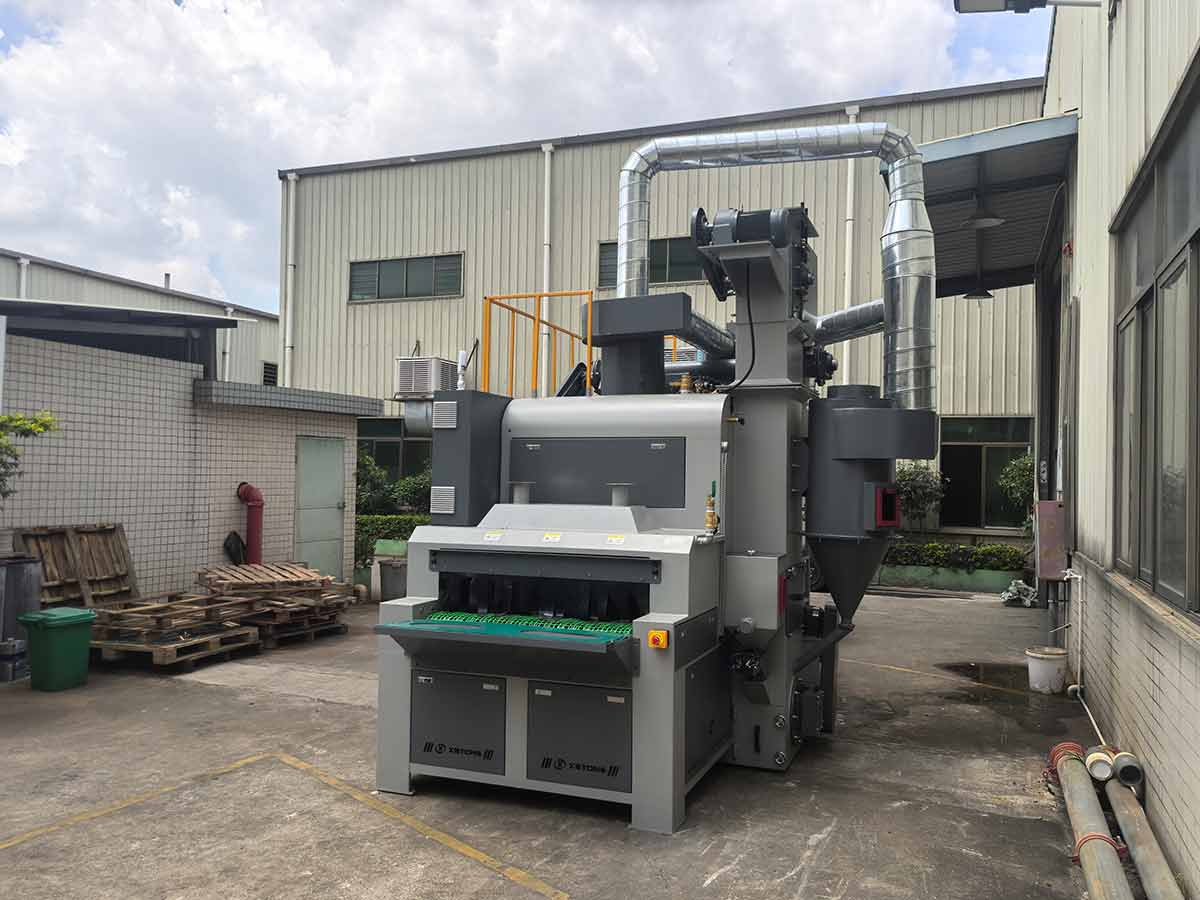 深圳百超機(jī)械生產(chǎn)的輸送式自動噴砂機(jī)實(shí)拍圖片 深圳百超機(jī)械生產(chǎn)的輸送式自動噴砂機(jī)實(shí)拍圖片