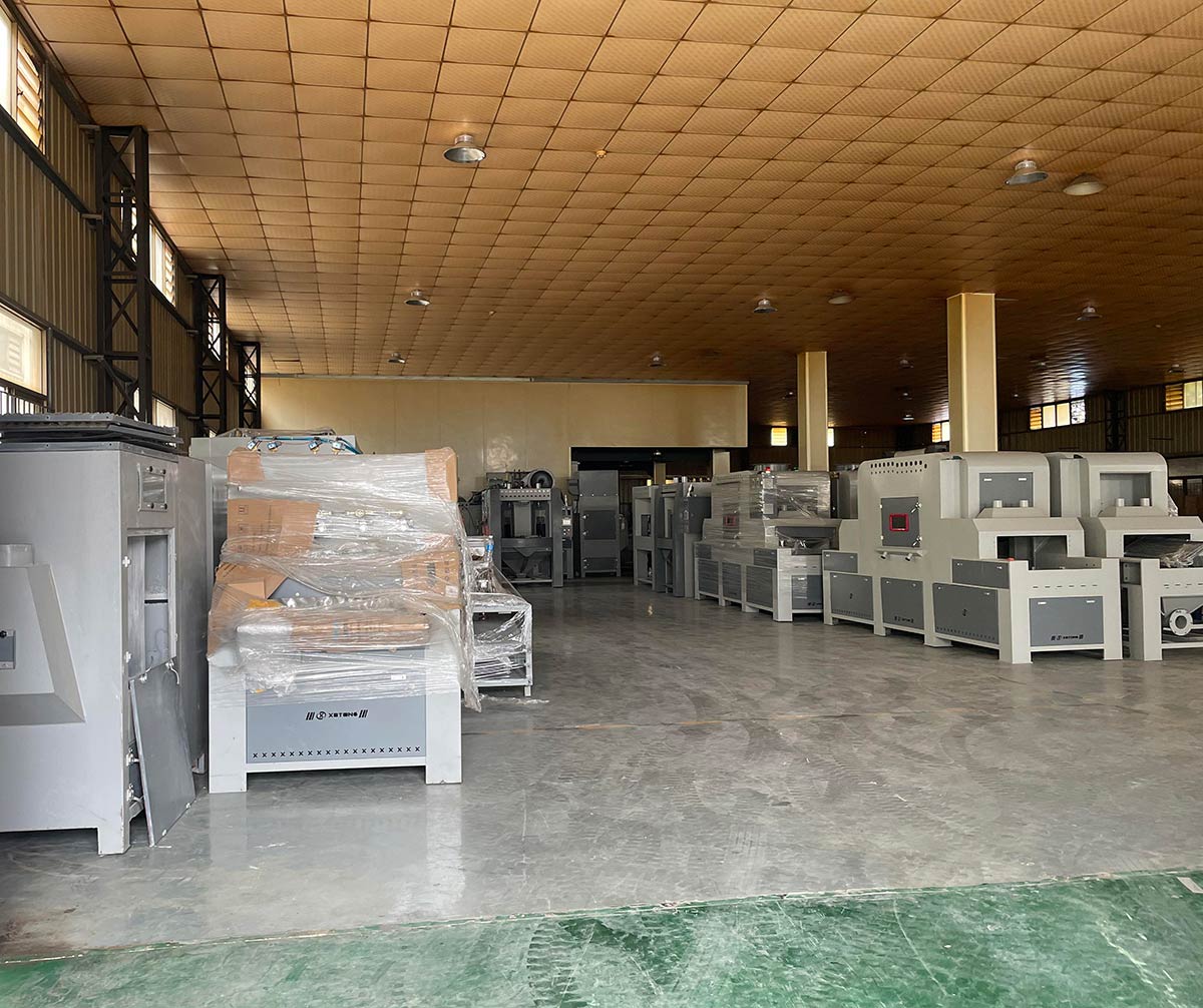 深圳百超噴砂機工廠生產車間實拍圖片