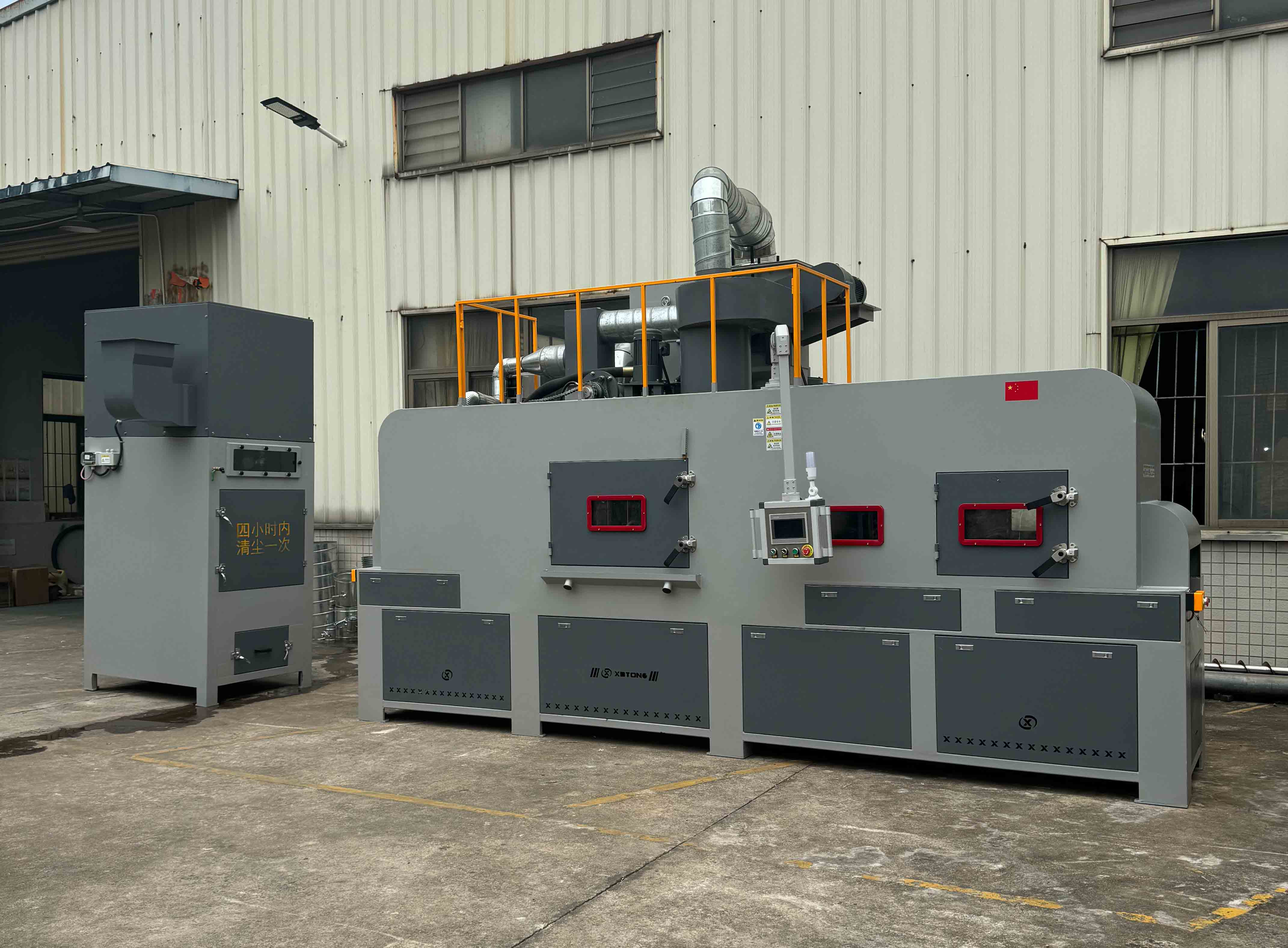 深圳鑫百通(XBTONG)噴砂機生產廠家制造的輸送式自動噴砂機實拍圖片 深圳鑫百通(XBTONG)噴砂機生產廠家制造的輸送式自動噴砂機實拍圖片