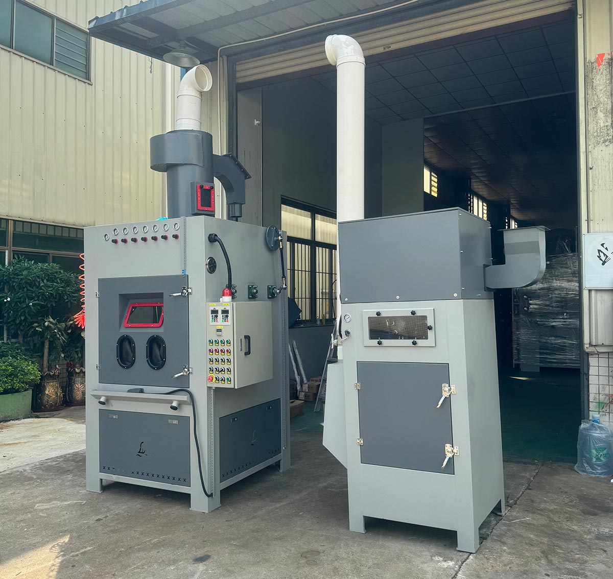 深圳百超噴砂機生產廠家制造的轉盤式自動噴砂機實拍圖片 深圳百超噴砂機生產廠家制造的轉盤式自動噴砂機實拍圖片